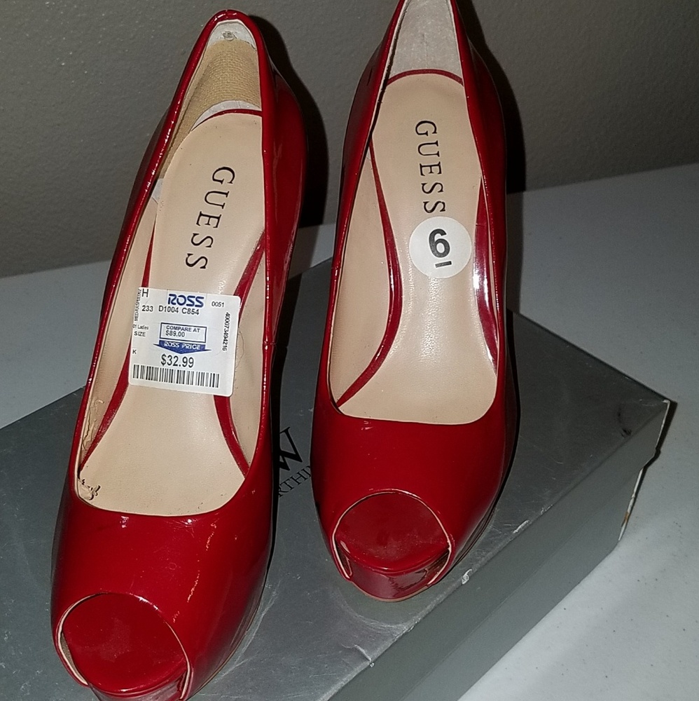 Nwt Guess shoes 6